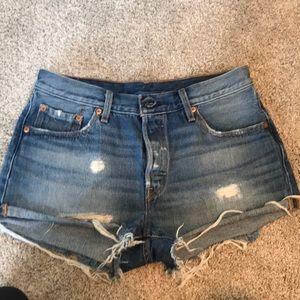 Levi’s 29 distressed denim boyfriend shorts